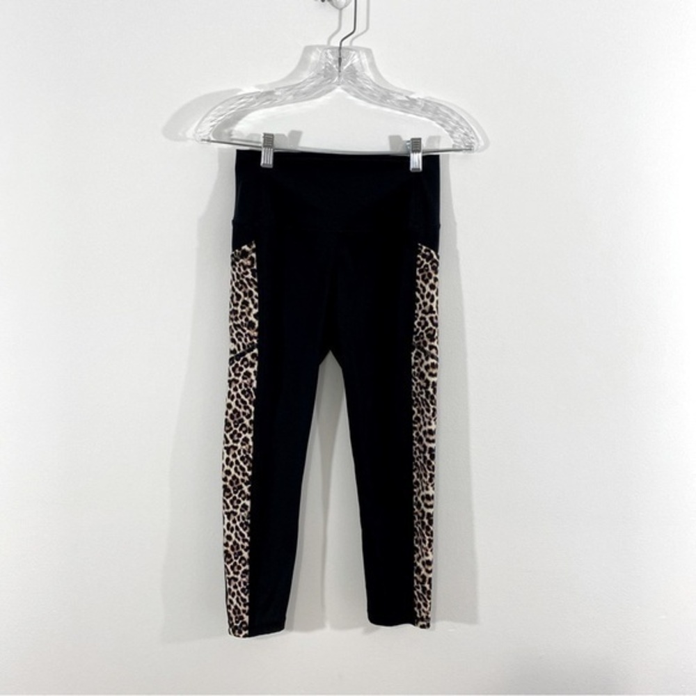 Zyia‎ Cheetah Cropped Pocket Leggings 6-8 Black